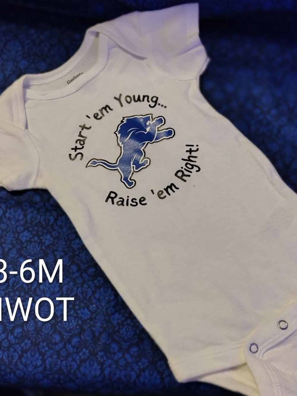 Gerber White Onesie with Blue Lion Design 3-6 Months NWOT